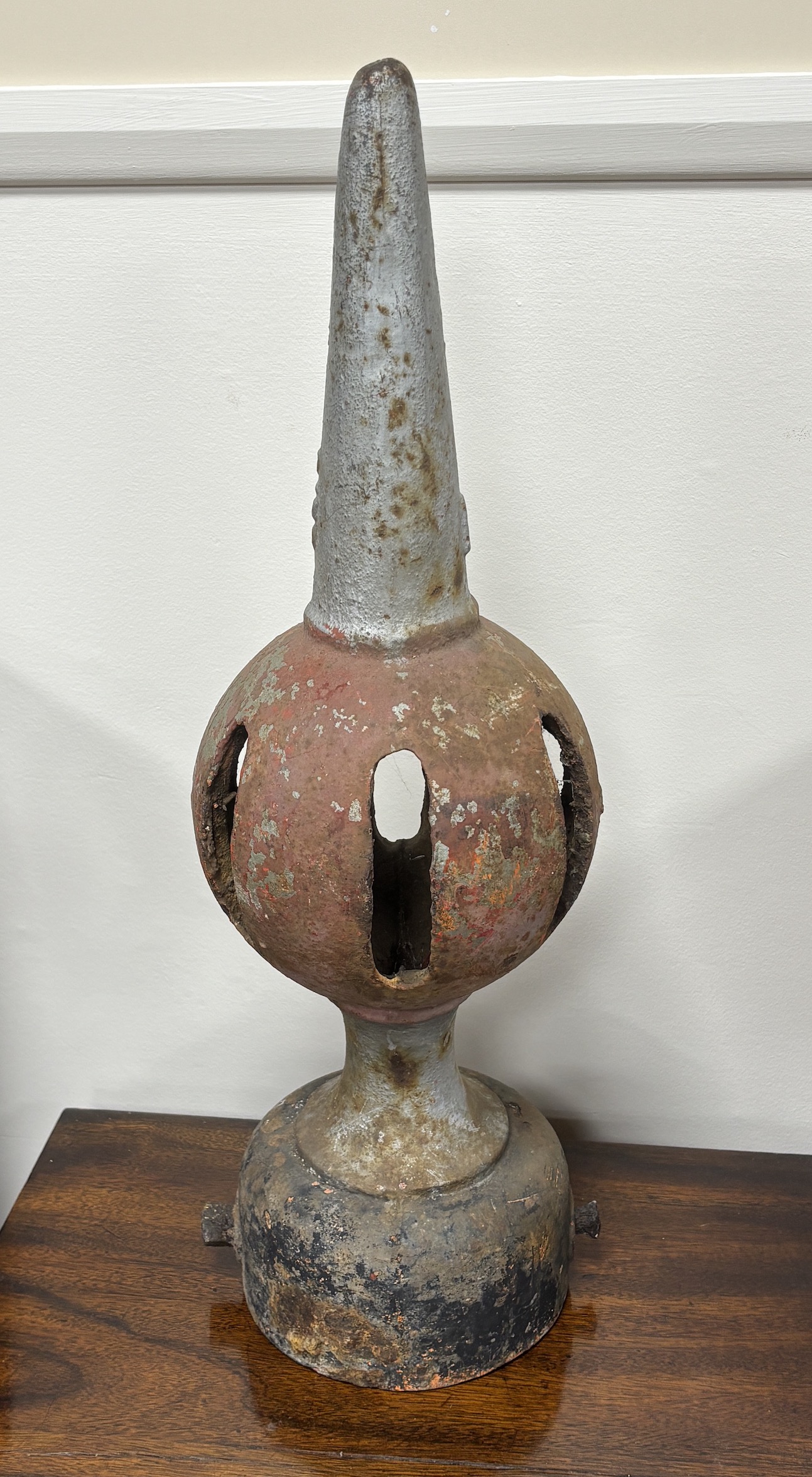 A cast iron GWR railway signal finial, 57.5cm high